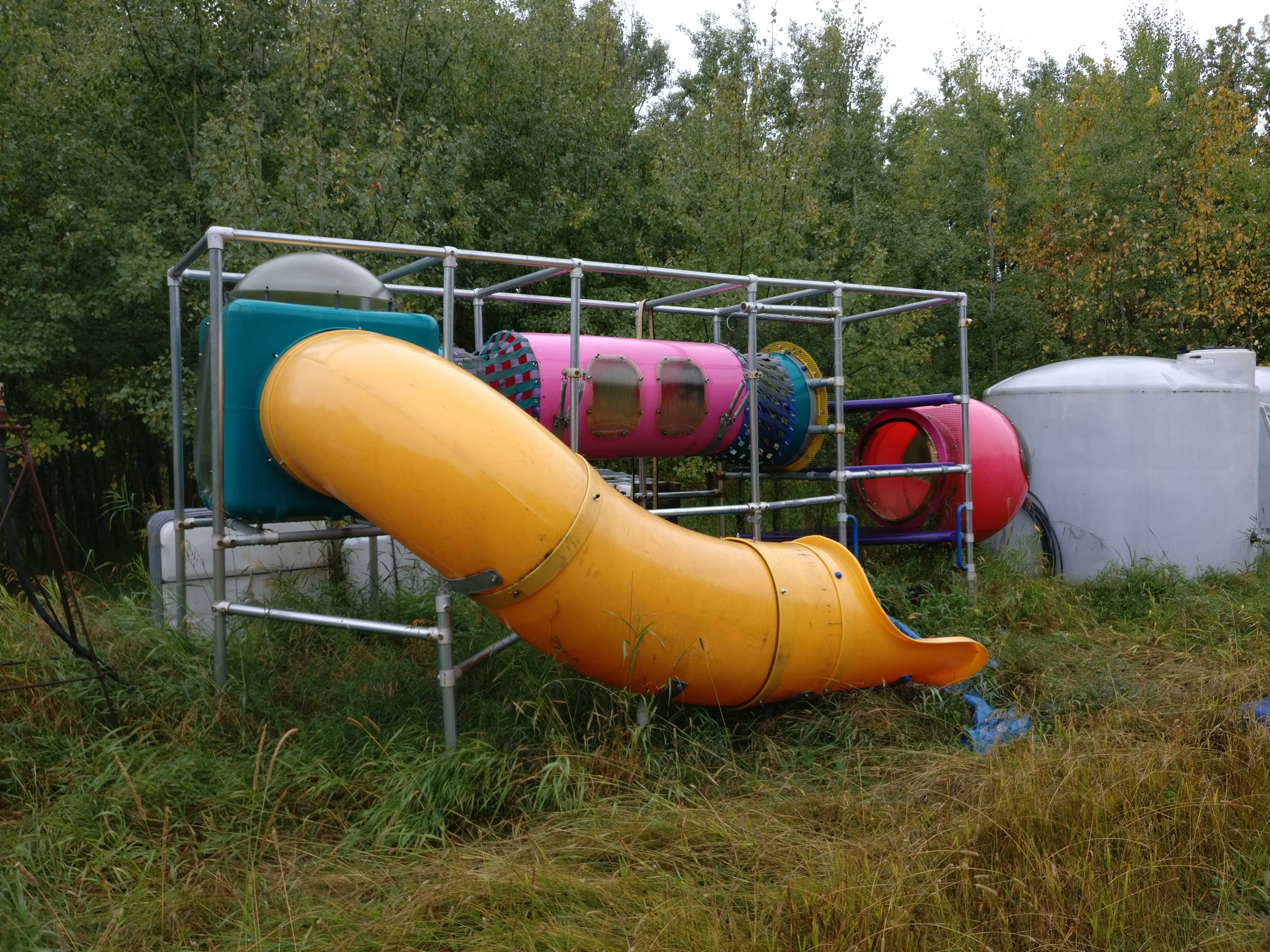 The playset as it once stood, soon to be cannibalized for parts